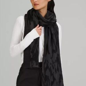 lululemon athletica Black Camouflage Scarf